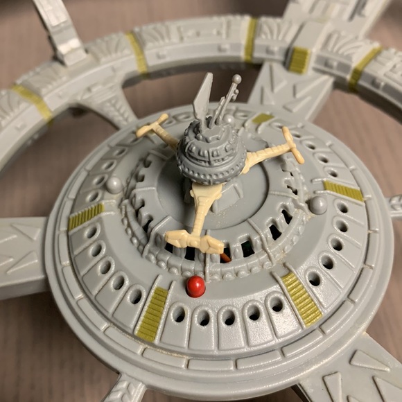 STAR TREK DEEP SPACE NINE DS9 SPACE STATION INCOMPLETE WORKS - Picture 4 of 6